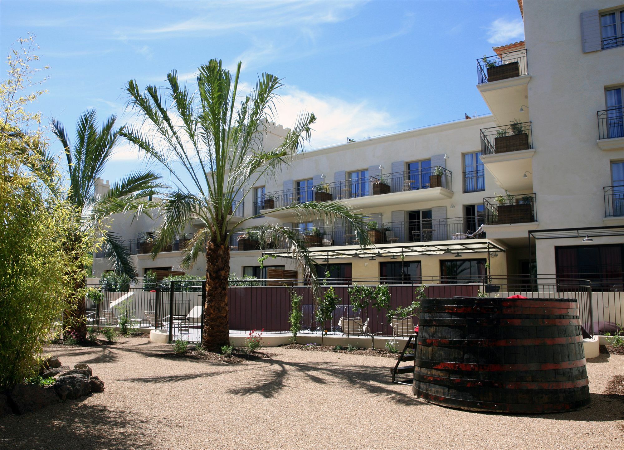 Garrigae Distillerie De Pezenas - Hotellerie & Spa Exterior photo